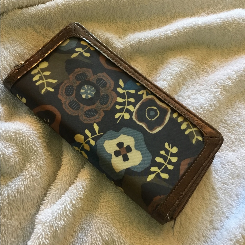 Target Floral Pattern Zip Wallet in Brown and Navy - Picture 2 of 9